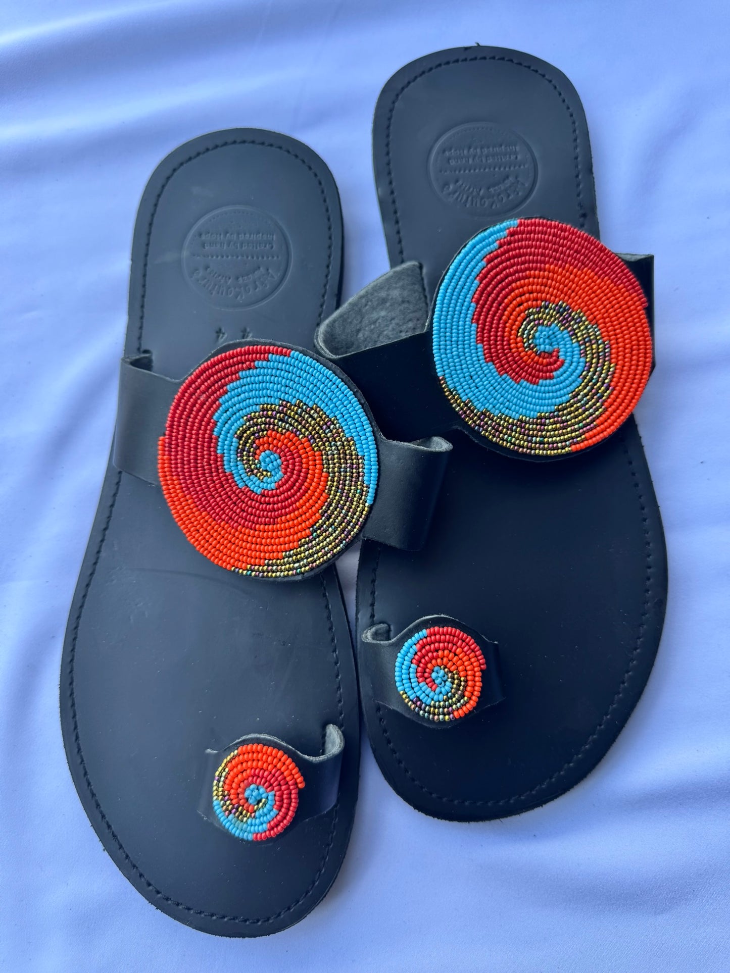 Amara (US 13-13.5), Style 03 - Red-Aqua Spiral Disc Toe-Loop