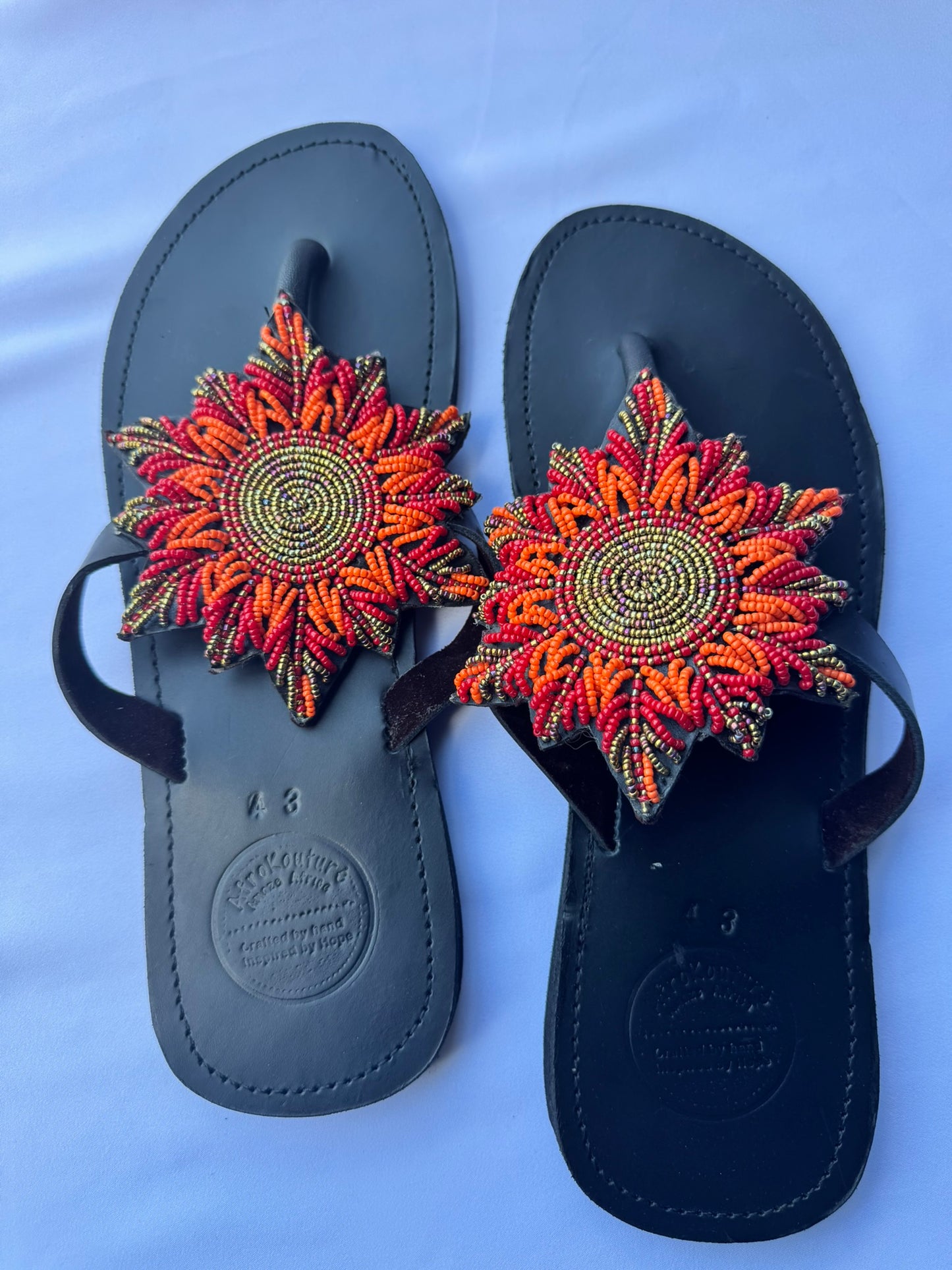 Malaika (US 12-12.5), Style 05 - Red-Orange Sunburst