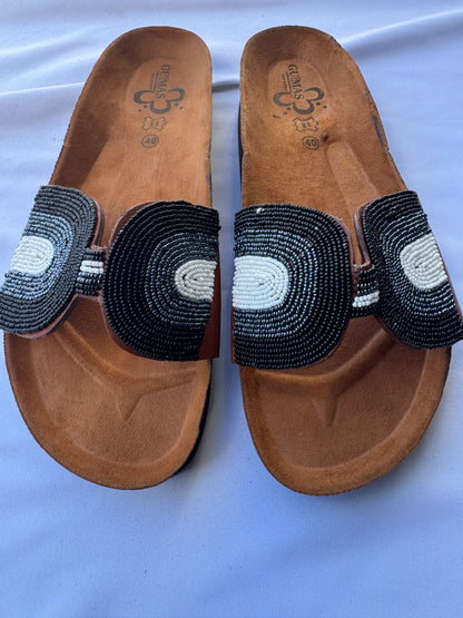 Ayana (US 9-9.5), Style 01 - Black White Disc Bow Comfort