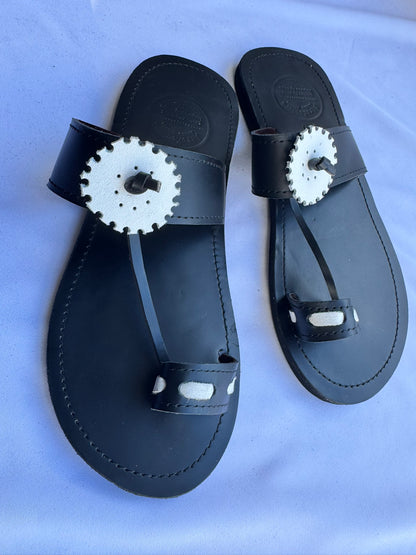 Ayana (US 9-9.5), Style 17 - Black-White Leather Disc Toe-Loop