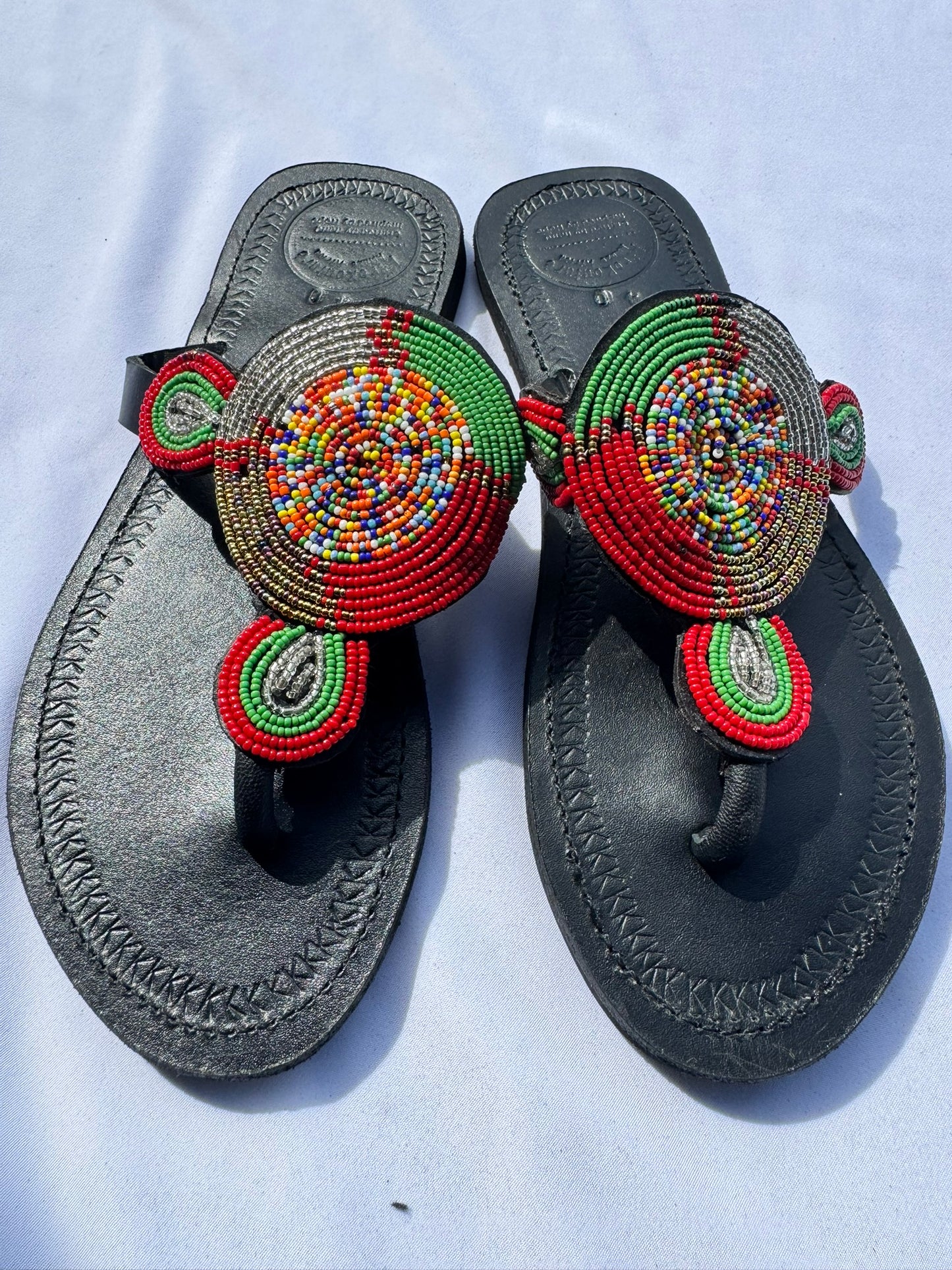 Ayana (US 9-9.5), Style 23 - Red-Green Multicolor Disc Medallion