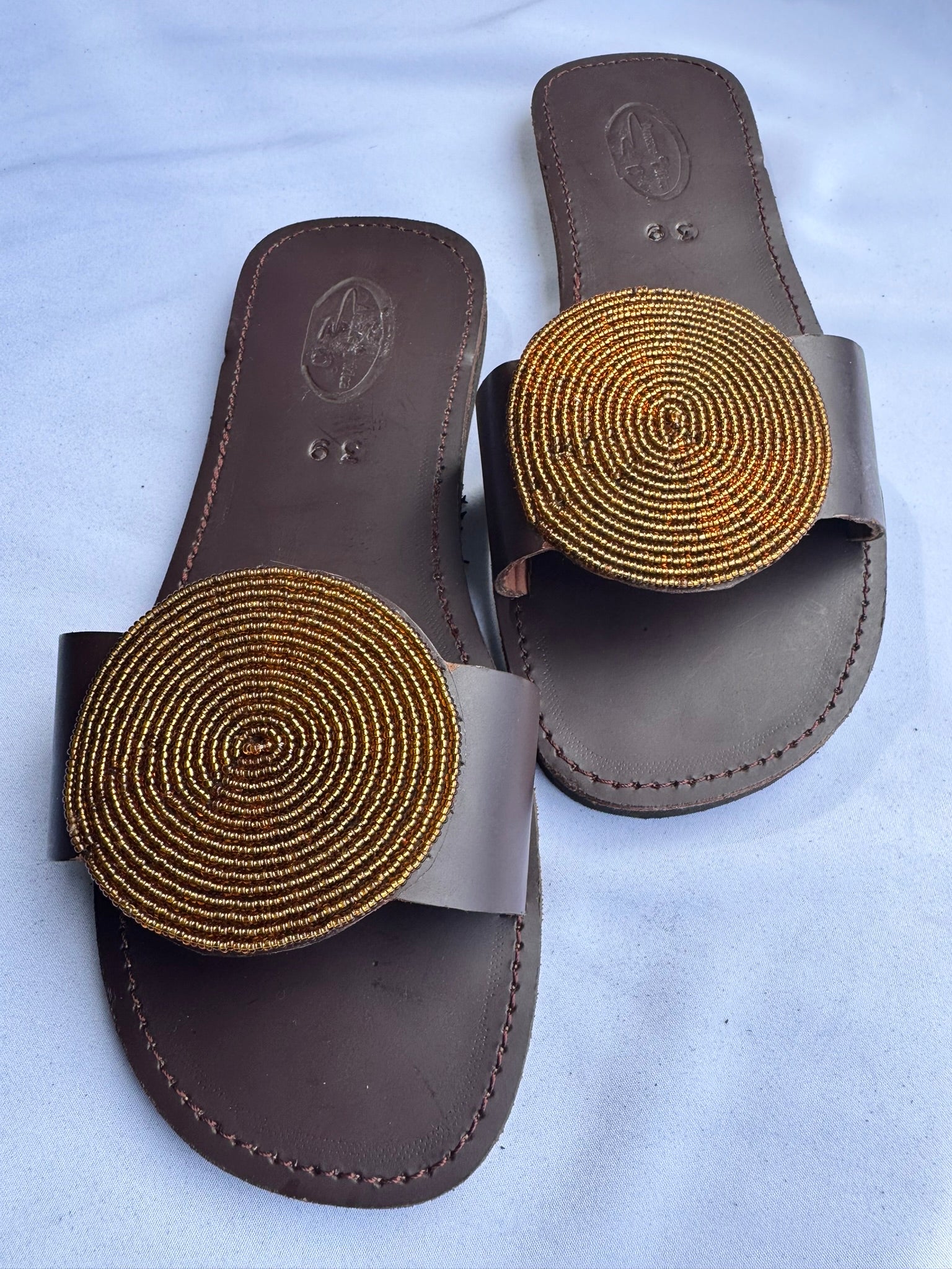 Zahara (US 10-10.5), Style 06 - Gold Spiral Disc